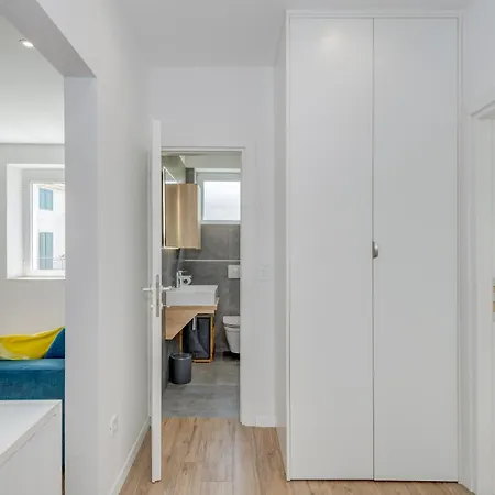 Mambo 1-bedroom Luxury - Downtown