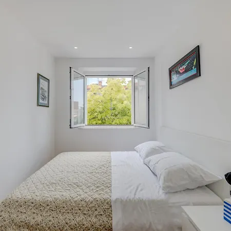 Mambo 1-bedroom Luxury - Downtown Apartment Split